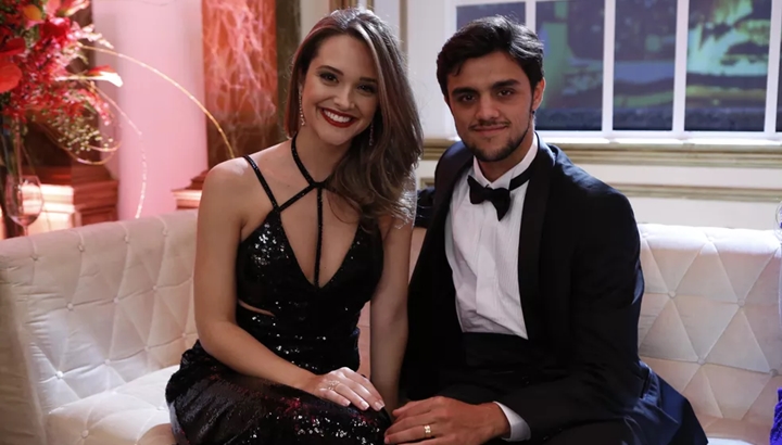 Juliana Paiva e Felipe Simas devem estrelar a novela Salve-se Quem Puder. (Foto: Ellen Soares/GShow)