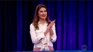 A filha do Silvio Santos, Rebeca Abravanel no Roda a Roda do SBT (Foto: Reprodução)