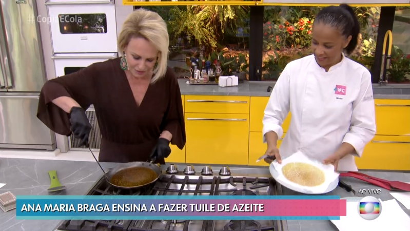 Receita de Ana Maria Braga queima e dá errado no Mais Você (Foto: Reprodução/Globo)