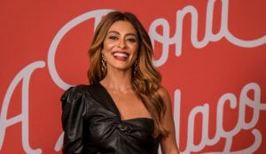 Juliana Paes na coletiva de imprensa em A Dona do Pedaço (Foto: Globo / Estevam Avellar)