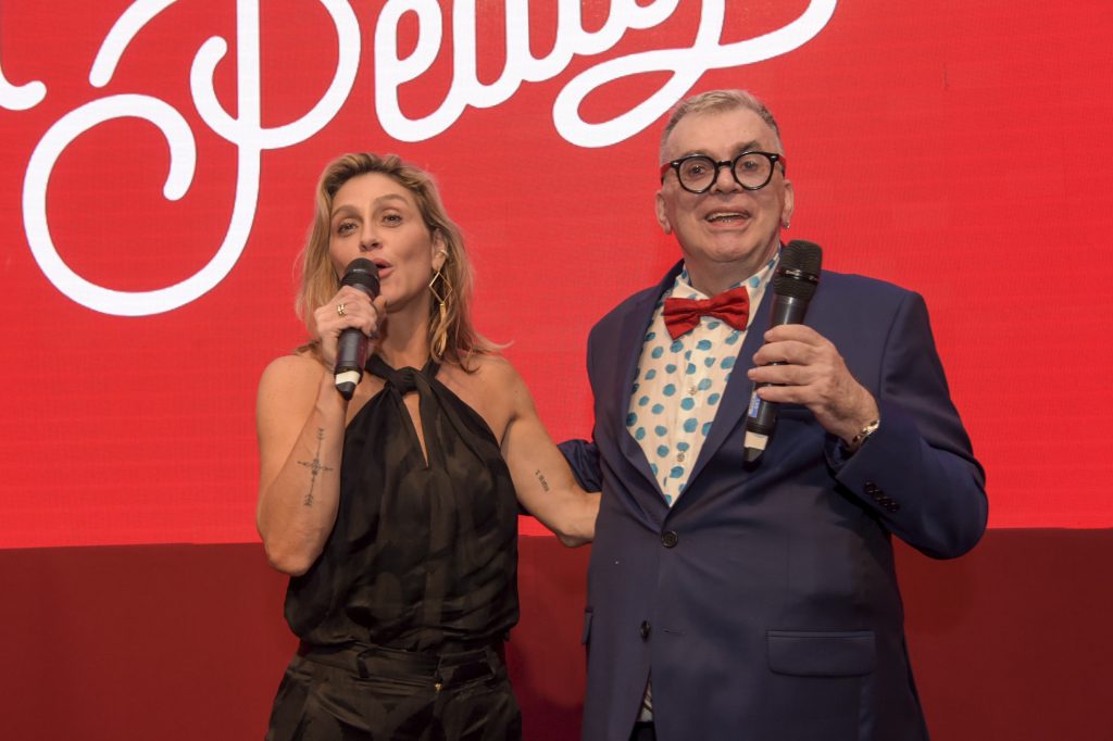 Amora Mautner e Walcyr Carrasco no lançamento de A Dona do Pedaço (Foto: Globo/Estevam Avellar)