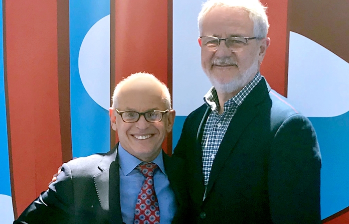 Jeff Schlesinger (Presidente da Warner Bros. International Television Distribution) e Carlos Henrique Schroder (diretor-geral da Globo) (Foto: Globo/Isabela Fonseca)