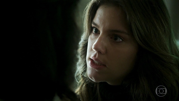 Dalila (Alice Wegmann) em cena de Órfãos da Terra (Foto: Reprodução/Globo)