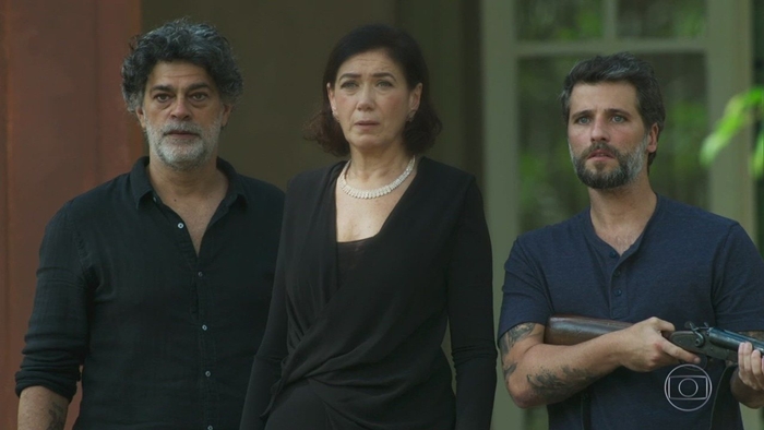 Eduardo Moscovis (Murilo), Lília Cabral (Valentina) e Bruno Gagliasso (Gabriel) no último capítulo de O Sétimo Guardião (Foto: Reprodução/Globo)