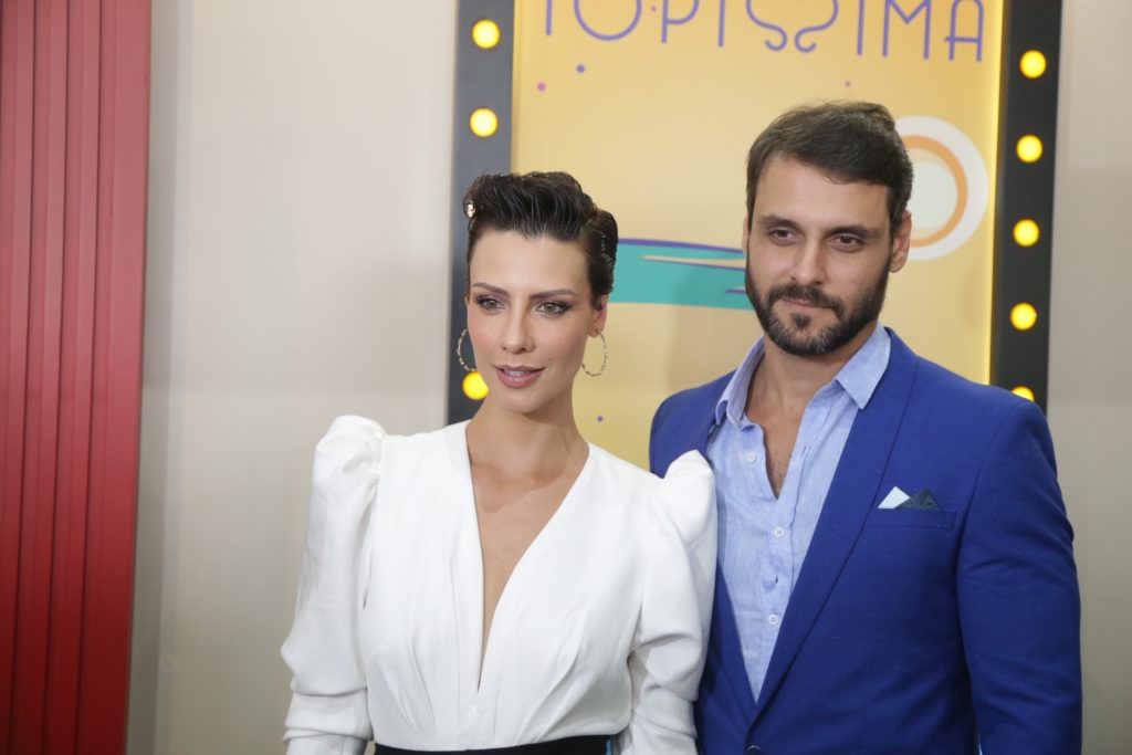 Atores protagonistas de Topíssima, Camila Rodrigues e Felipe Cunha na festa de lançamento na Record