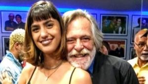 Diferença de idade entre Carol Jnger e José de Abreu é de mais de 50 anos (Foto: Reprodução)