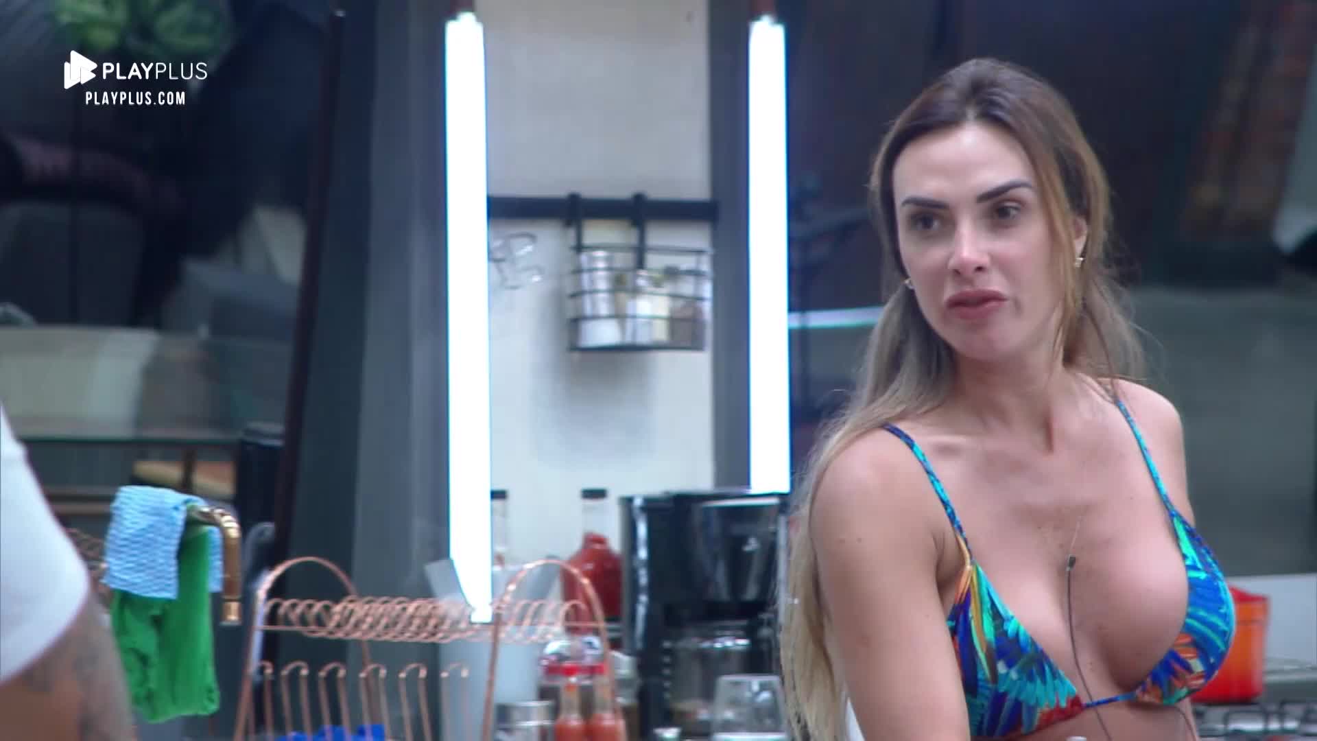 Casais se unem contra Nicole Bahls e Marcelo Bimbi no Power Couple, Record TV, ela fica traumatizada, se desespera e o pior acontece Foto: Reprodução