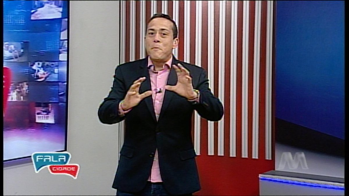 O apresentador do programa da Band, Victor Freitas (Imagem: Reprodução)