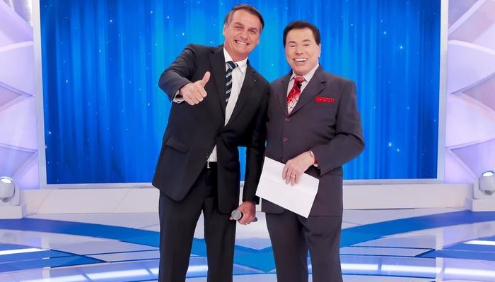 Silvio Santos recebe Jair Bolsonaro em seu programa no SBT (Foto: Lourival Ribeiro/SBT)