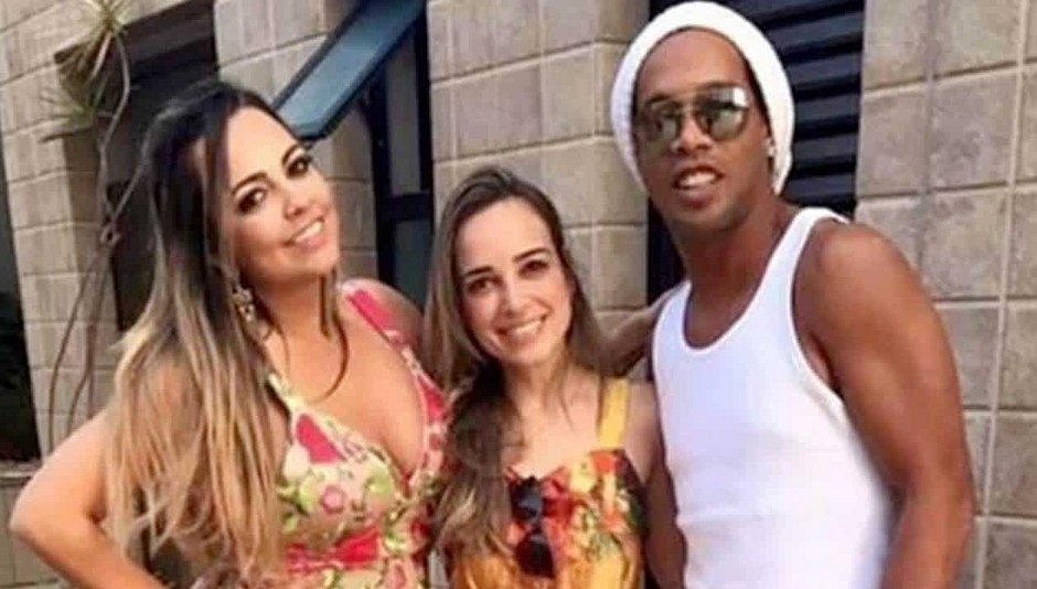 Envolvido em relação a três, Ronaldinho Gaúcho é processado por agressão Foto: Reprodução