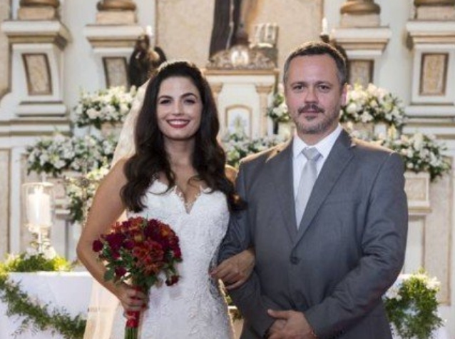 Almeidinha e Zuleika se casam em Órfãos da Terra (Foto: Ellen Soares/ Globo/ Divulgação)