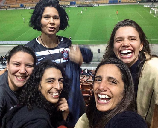 Bruna Linzmeyer e amigas (Foto: Reprodução/ Instagram)