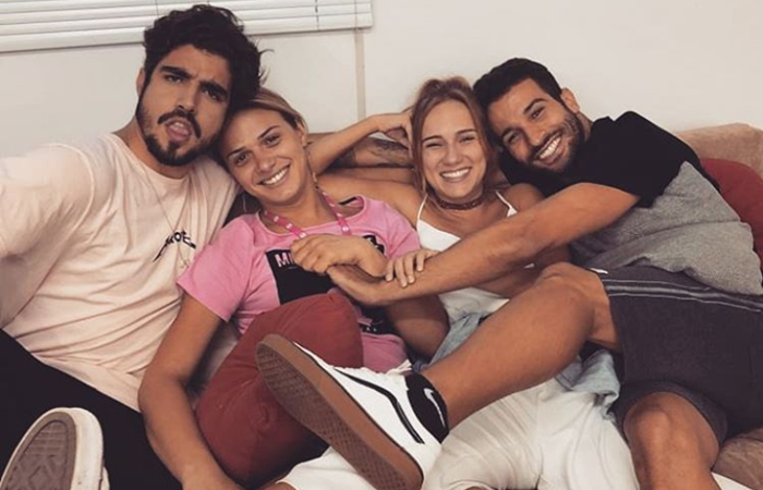 Caio Castro, Glamour Garcia, Carol Garcia e Bruno Bevan nos bastidores de A Dona do Pedaço (Foto: Reprodução/Instagram)