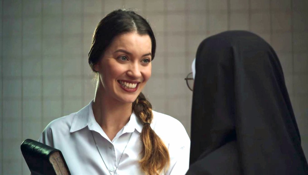 Fabiana (Nathalia Dill) é uma mulher invejosa e traiçoeira em A Dona do Pedaço da Globo 