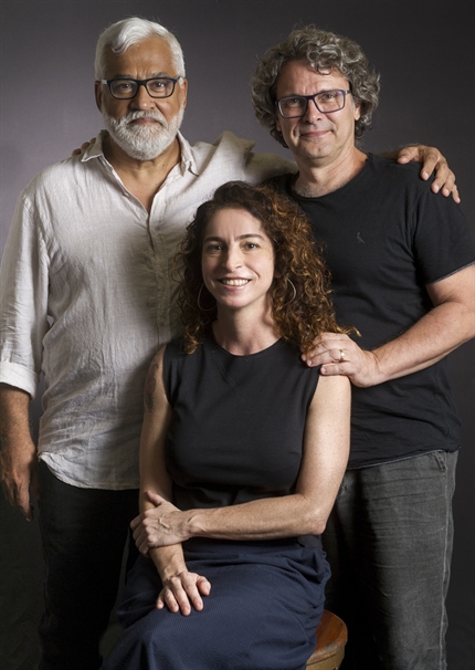 Os autores Paulo Halm e Rosane Svartman com o diretor artístico Luiz Henrique Rios (Foto: Globo/João Cotta)