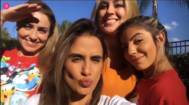  Hariany Almeida, a campeã Paula Sperling, Carol Peixinho e Isabella Cecchi em