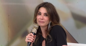 Luciana Gimenez apresenta o programa Superpop na RedeTV! (Foto: Reprodução/ RedeTV)