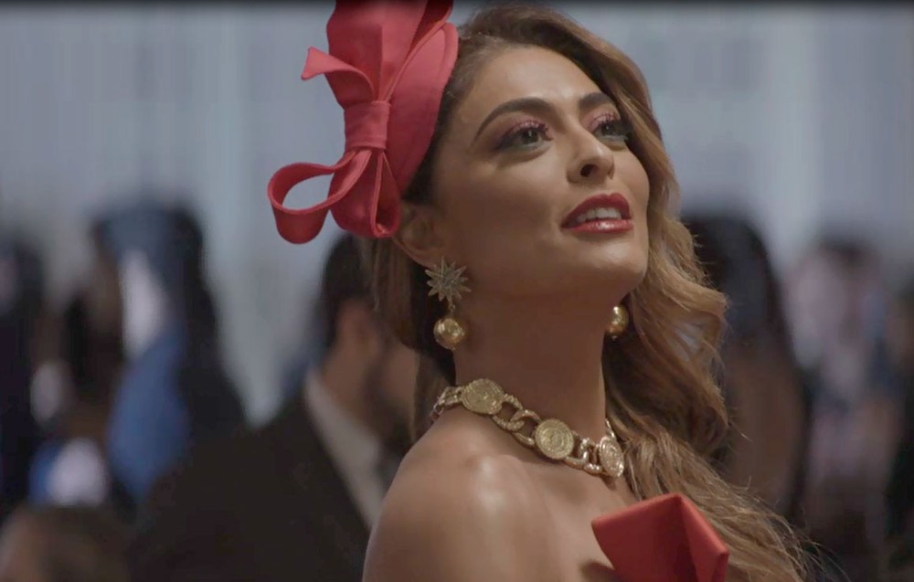 Maria da Paz (Juliana Paes) surgirá em A Dona do Pedaço com uma roupa que esbanjará extravagância na Globo 