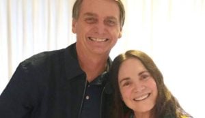 Regina Duarte ao lado do presidente Jair Bolsonaro. (Foto: Reprodução)