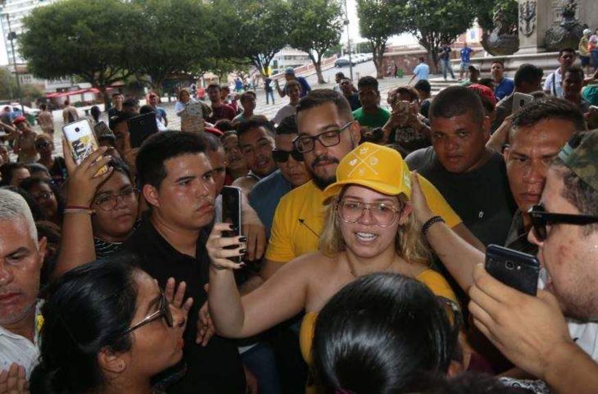 Marília Mendonça abandona show após sofrer atentado; público foge as pressas e imagens chocantes são divulgadas Foto: Reprodução