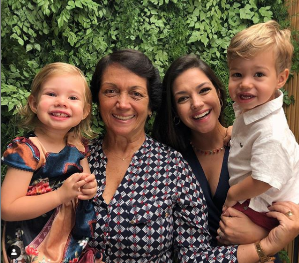 Thais Fersoza, filhos e a mãe (Foto: Reprodução/ Instagram)