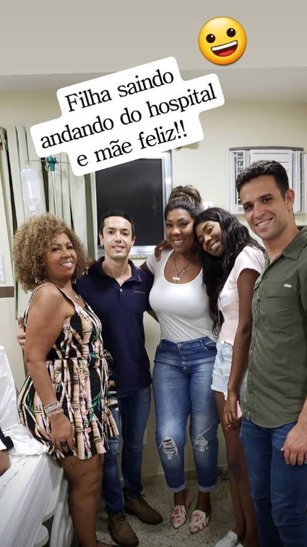 Após perder o movimento das pernas, Ludmilla volta a andar e faz desabafo: "não conseguia fazer nada" Foto: Reprodução