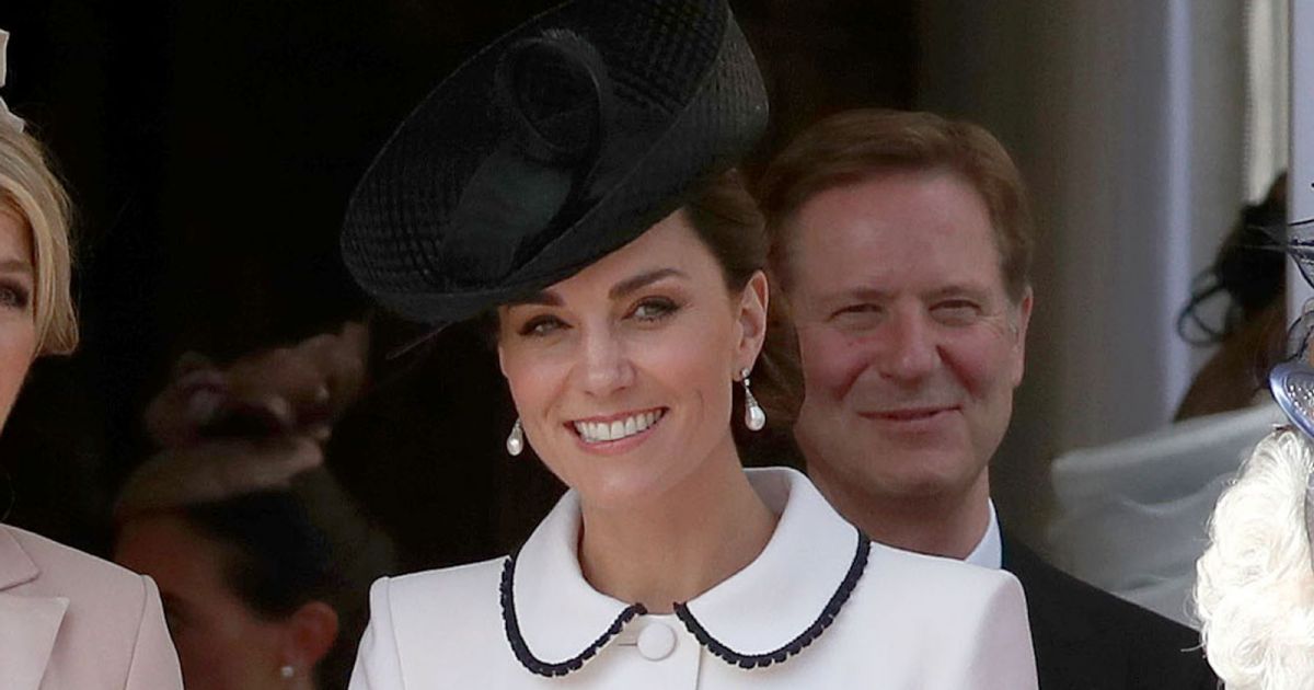 A duquesa Kate Middleton participa de evento com a Rainha (Foto: Reprodução)