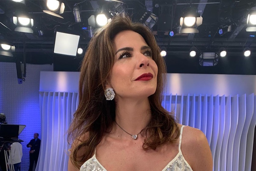 Luciana Gimenez apresenta o SuperPop e o Luciana By Night na RedeTV (Foto: Reprodução/ Instagram)