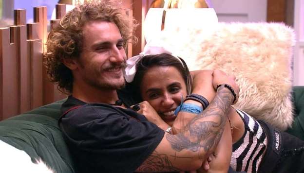 Carol Peixinho e Alan no BBB19 (Foto: Reprodução/ Globo)