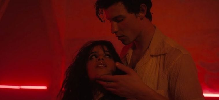 A cantora Camila Cabello talvez esteja se envolvendo com o artista Shawn Mendes (Foto: Reprodução)