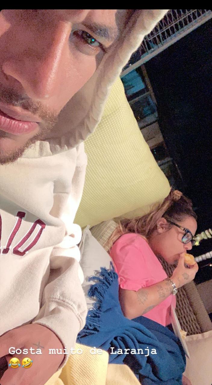 Neymar curti a noite em casa após viver maré de azar em vida pessoal (Foto: Reprodução)