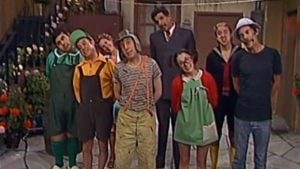 Turma do Chaves cantando (Foto: Reprodução)