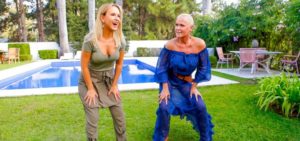 Xuxa Meneghel e Eliana rebolaram bastante para gravação do programa da contratada do SBT (Foto: Reprodução)