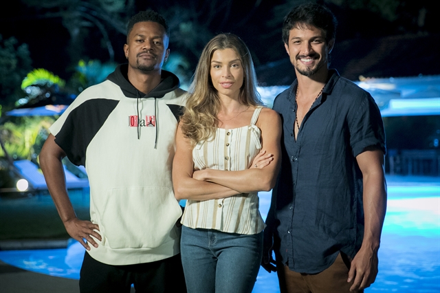 Resumo novela: Ramon (David Junior), Paloma (Grazi Massafera) e Marcos (Romulo Estrela) em Bom Sucesso, nova novela das sete da Globo (Foto: Globo/Raquel Cunha)