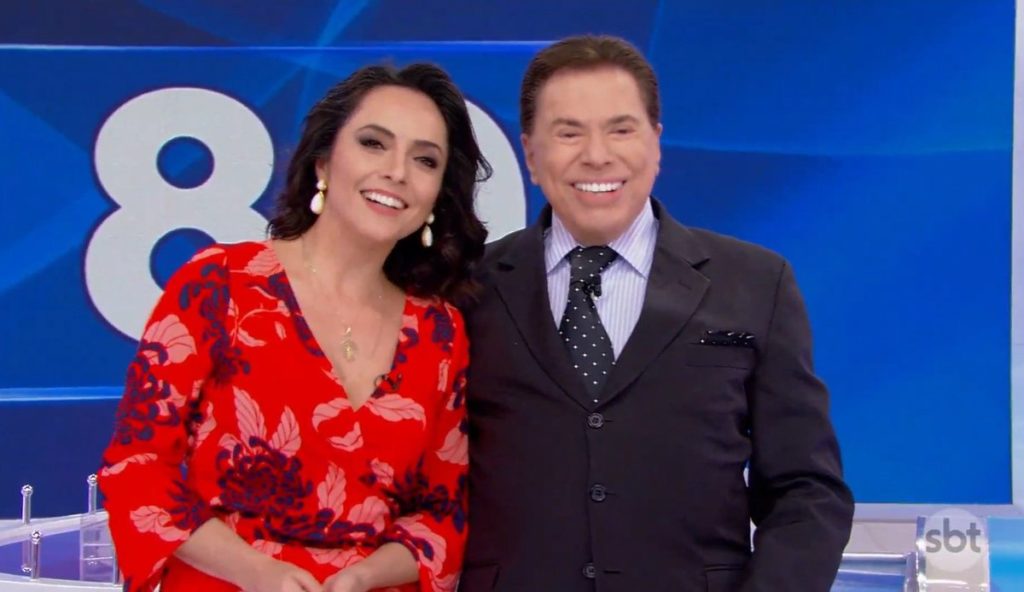 Izabella Camargo se oferece para trabalhar no SBT durante o Programa Silvio Santos (Foto: Reprodução)