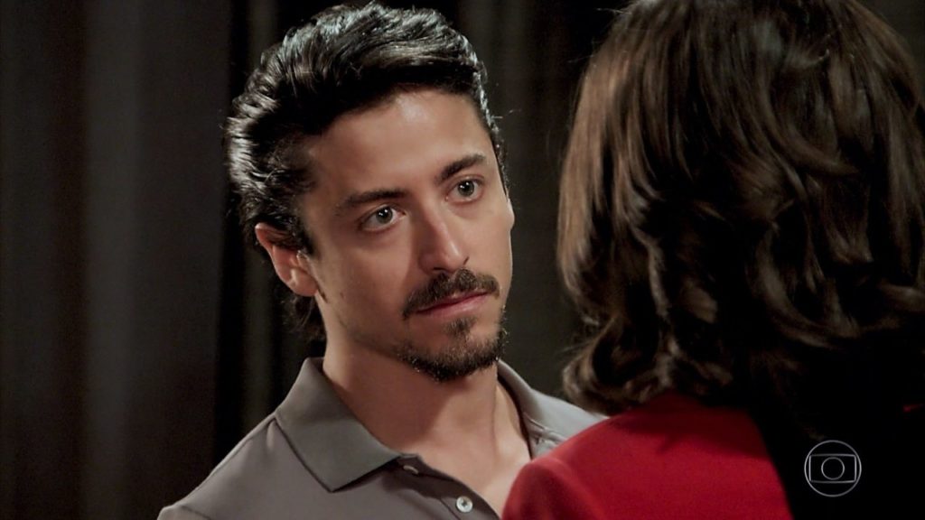 Jerônimo (Jesuíta Barbosa) em cena na novela Verão 90 da Globo