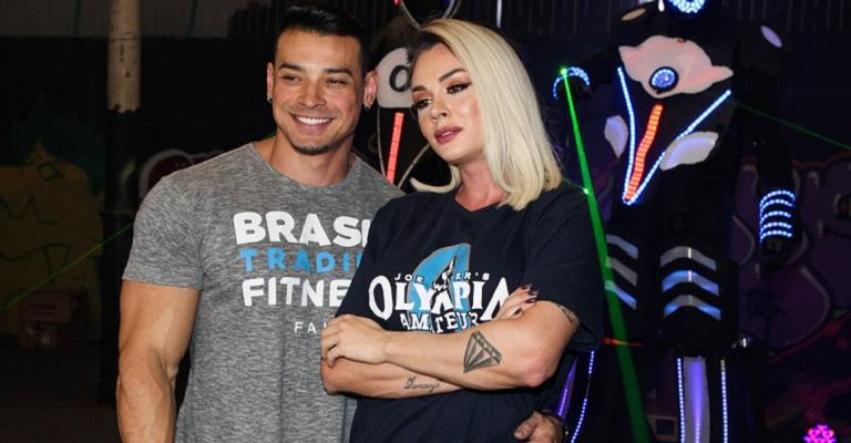 Juju Salimeni e Felipe Franco fotografaram juntos em evento (Foto: Thais Aline/ Agência Fio Condutor)