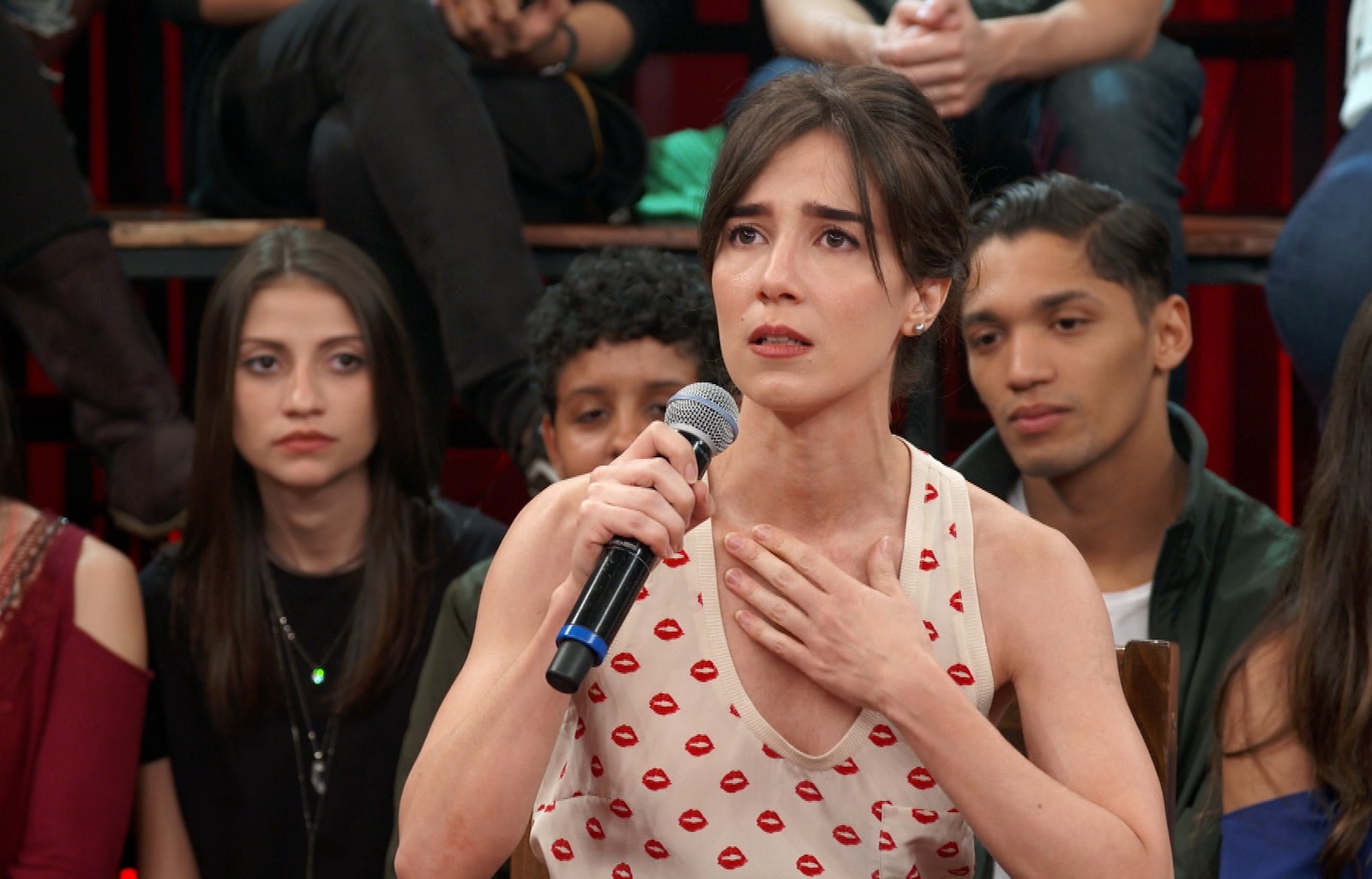 A atriz da Globo, Marjorie Estiano, se emocionou (Foto: Reprodução/Globo)