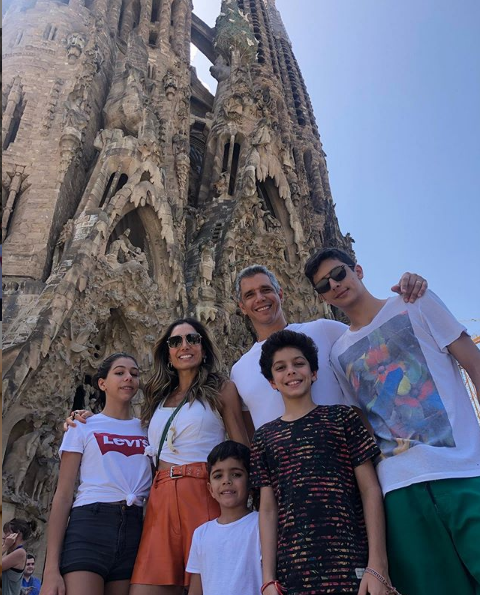 Marcio Garcia enfrente a catedral (Foto: Reprodução/ Instagram)