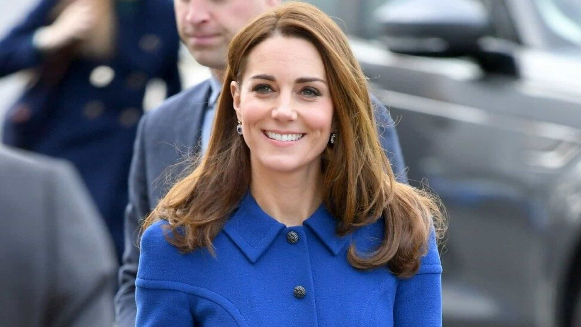 A duquesa Kate Middleton nega crises no casamento e participa de evento com a Rainha (Foto: Reprodução)