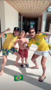 Imagem do post Neymar não participa de jogo do Brasil e assiste Seleção de casa com o filho e amigo