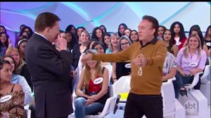 No Programa Silvio Santos, Moacyr Franco pede abraço a apresentador e causa comoção (Foto: Reprodução/ SBT)