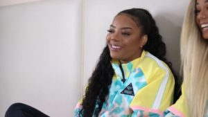 Ludmilla foi ao canal no YouTube da namorada e se derreteu ao falar dos planos de casamento no futuro (Foto: Reprodução/ YouTube)