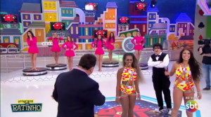 Ratinho ficou chocado com atitude da mulher ao vivo no SBT. (Foto: Reprodução)