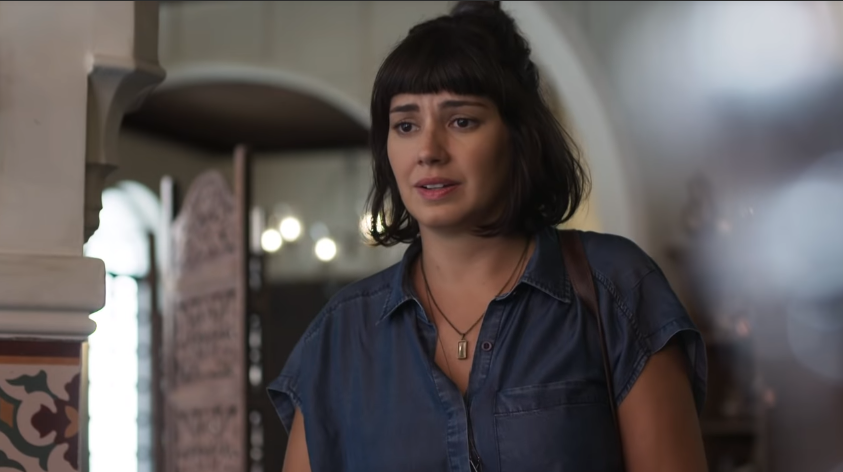 Sara (Verônica Debom) em cena na novela Órfãos da Terra, da Globo. (Foto: Reprodução)