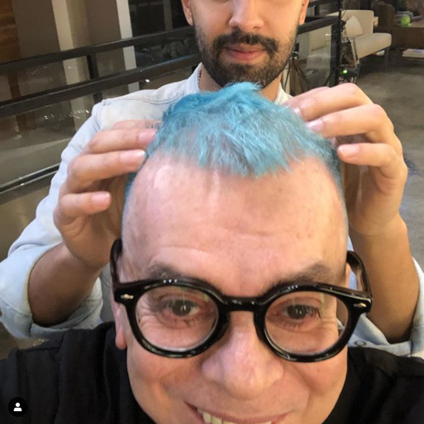 Walcyr Carrasco agora está de cabelo azul (Foto: Reprodução/ Instagram)