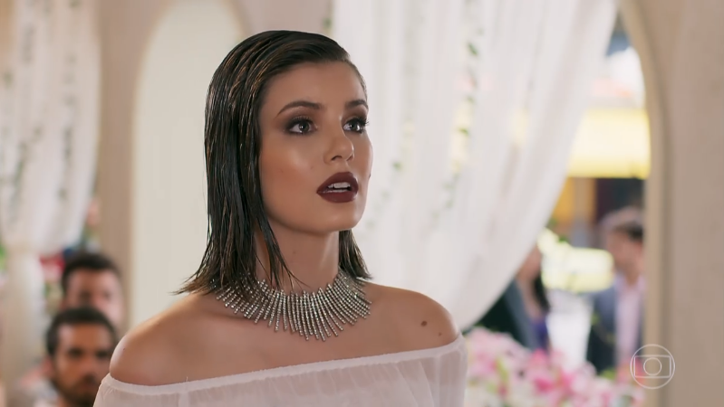 Camila Queiroz (Vanessa) em cena de Verão 90 (Foto: Reprodução/Globo)