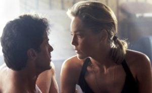 Sylvester Stallone e Sharon Stone no filme O Especialista (Foto: Reprodução)