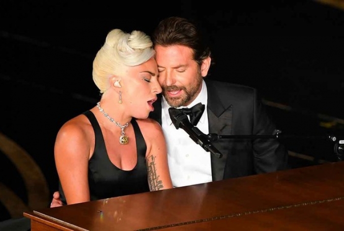 Lady Gaga e Bradley Cooper estão morando juntos (Foto: Reprodução)