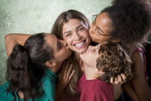 Filhos de Paloma na novela Bom Sucesso (Foto: João Cotta/Globo)